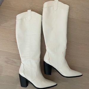 White Snake skin cowgirl boots